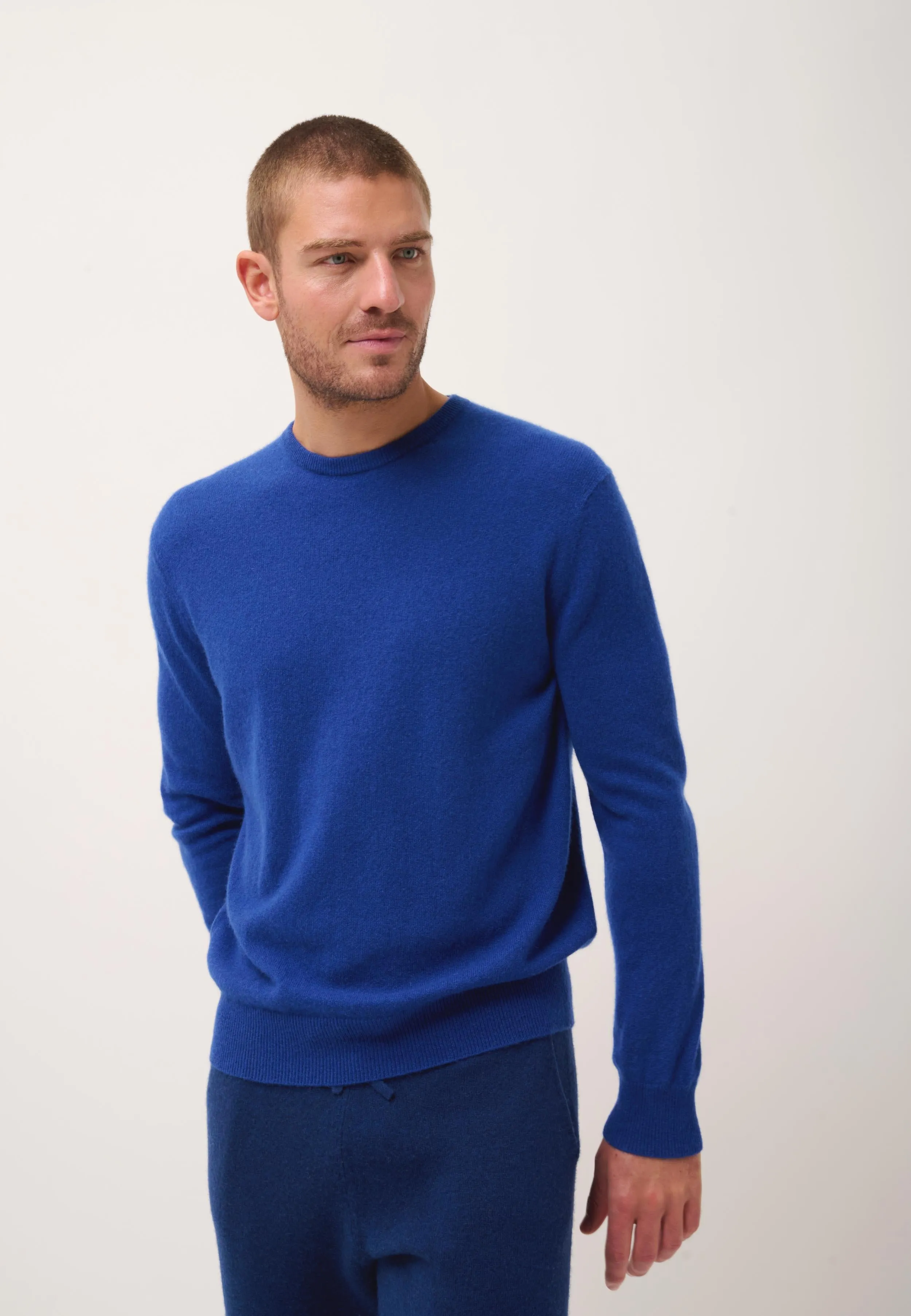 HOWARD pull col rond outremer