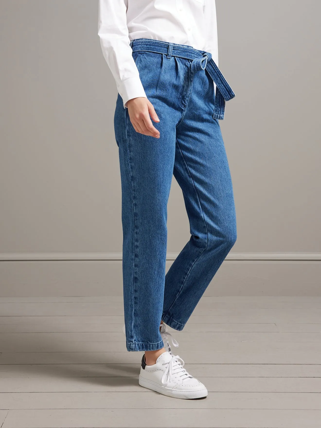 Jean carotte femme Anaïs - coton biologique, délavage écoresponsable