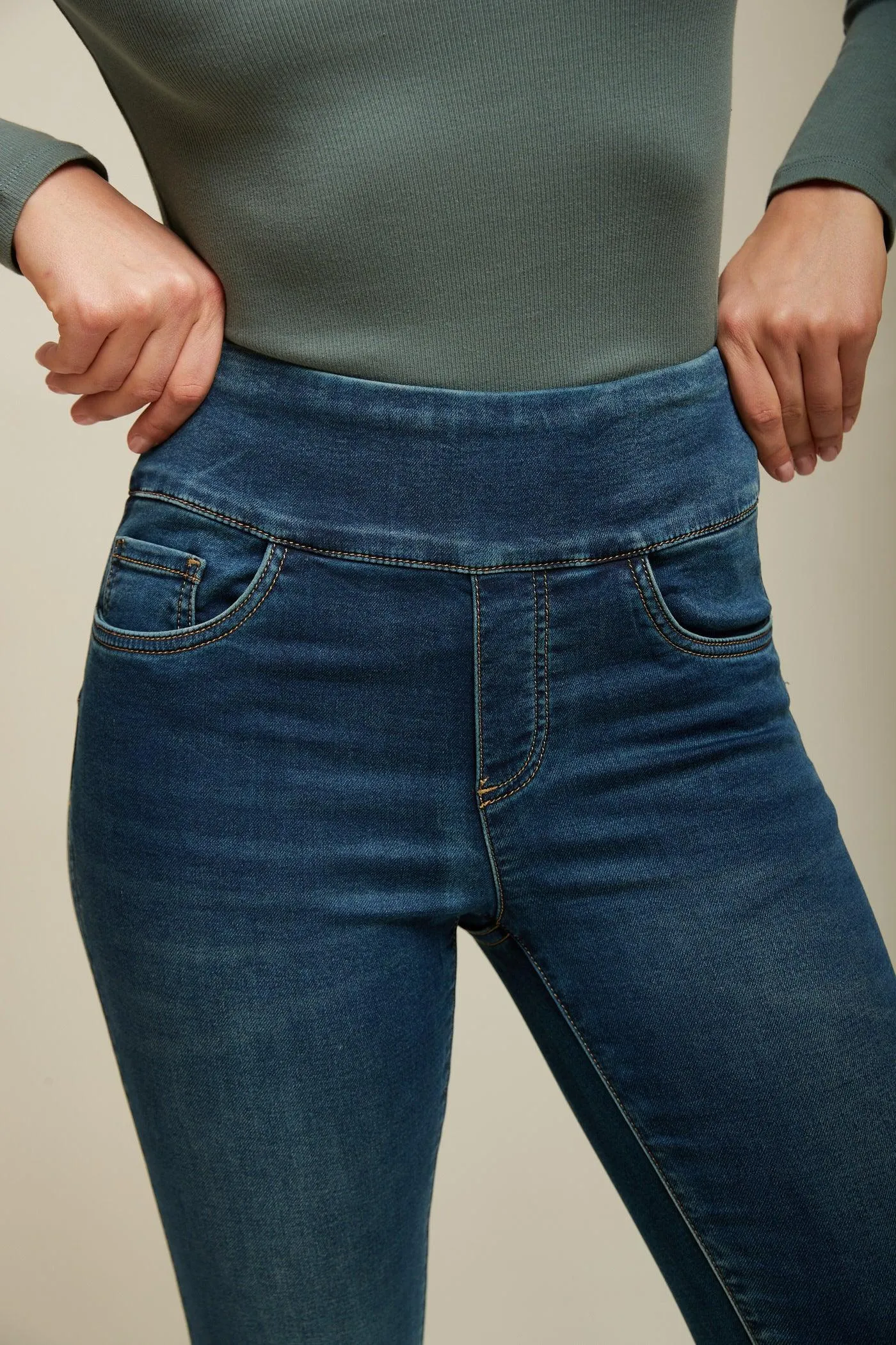Jogg jean taille haute à enfiler - Sacha by Tocada