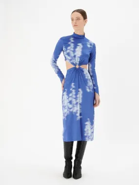 MARGUERITE - Robe midi manches longues en pointe ajourée à la taille en satin de viscose imprimé Abstract Dazzling Blue/Ice Melt