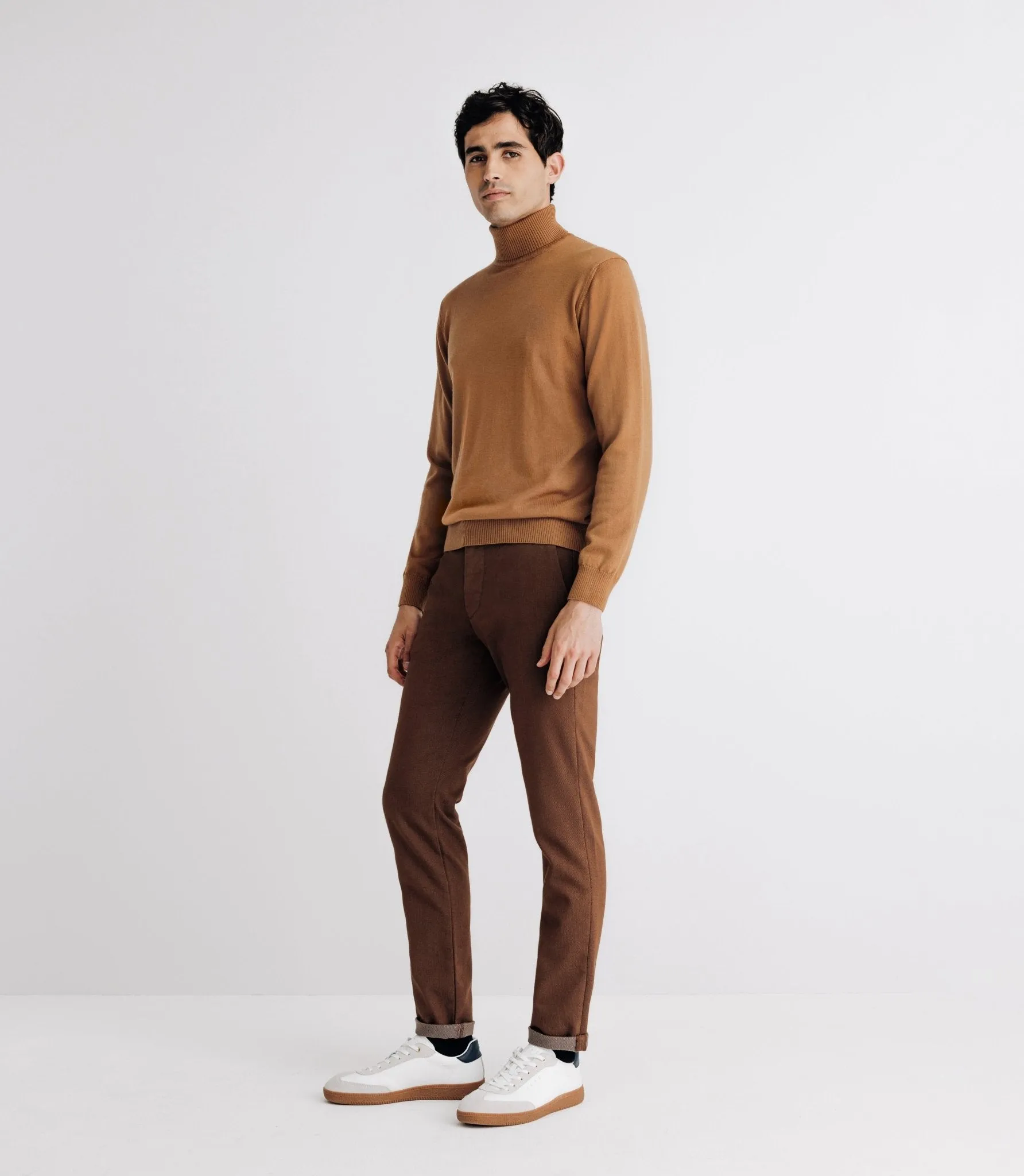 Pull col roulé en laine mérinos camel